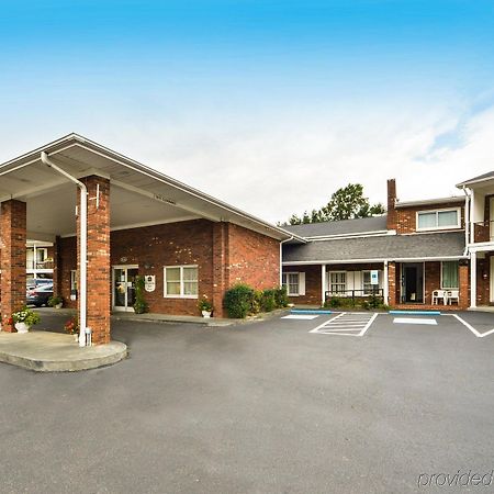 Days Inn By Wyndham Jefferson Экстерьер фото