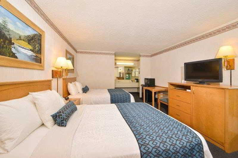 Days Inn By Wyndham Jefferson Экстерьер фото