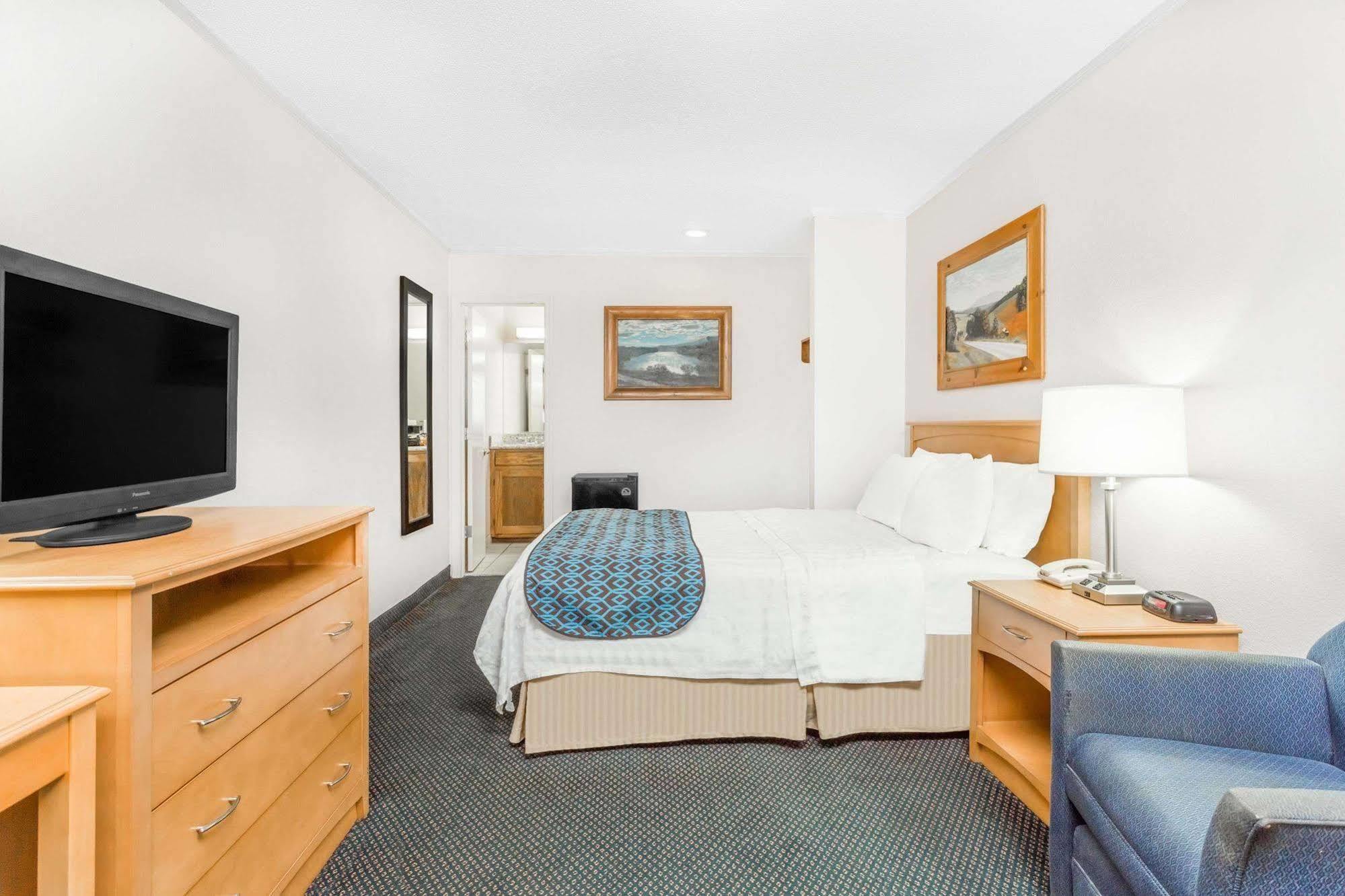 Days Inn By Wyndham Jefferson Экстерьер фото